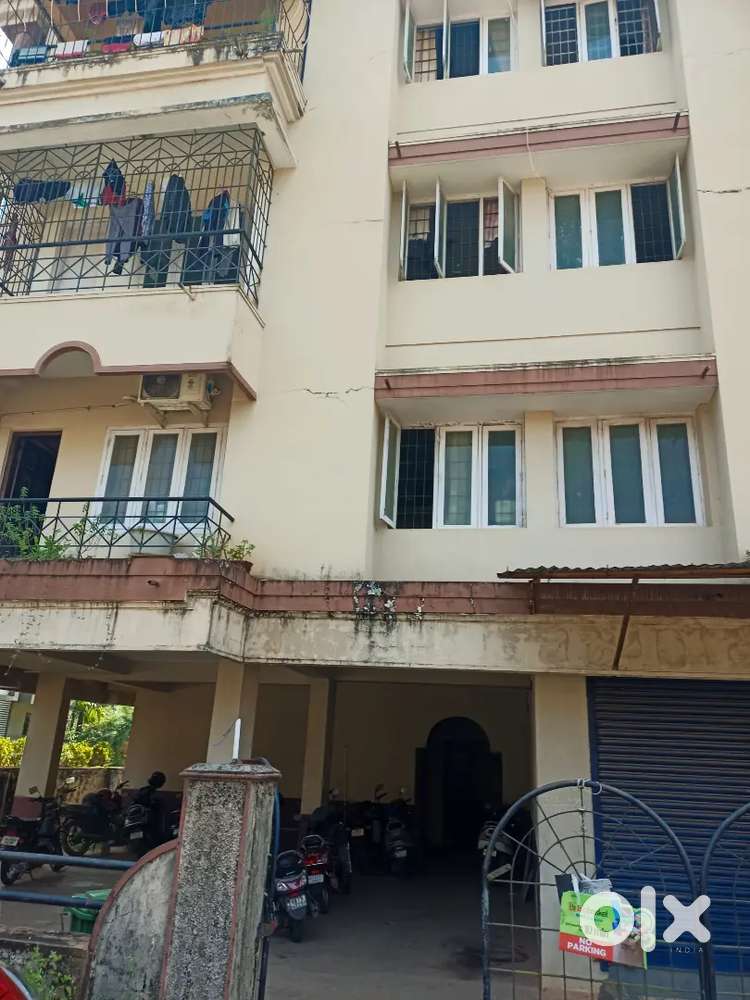 Sale  1 bhk 600 sqft old flat mannaguda