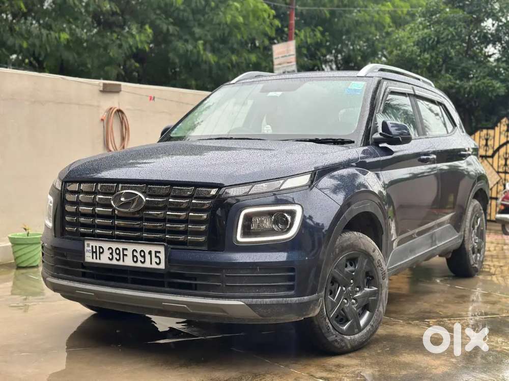 Hyundai Venue 2023 Petrol 12000 Km Driven