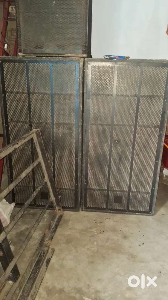 Dj 4 fit scoop 18' bass cabinet with 2000 w  speaker