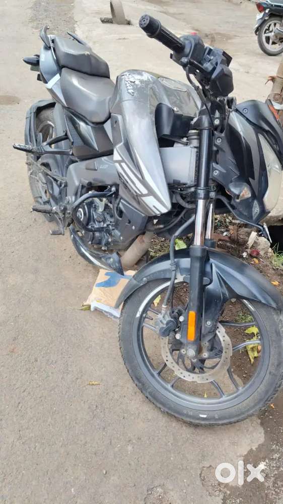 2022 model Good condition one hand bike Ns Pulsar 125