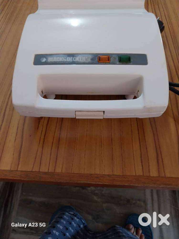 For Sale - Imported Black and Decker Sandwich maker