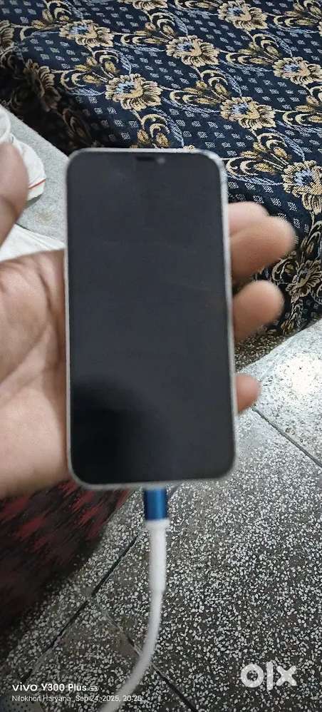 iPhone 12  128 Gb ram single hand use 79% battery  folder change hai