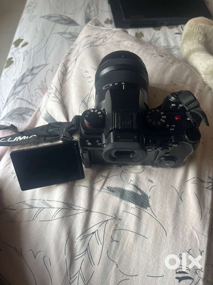 Selling my Panasonic Lumix S5II(2024) along with 20-60mm Lens.