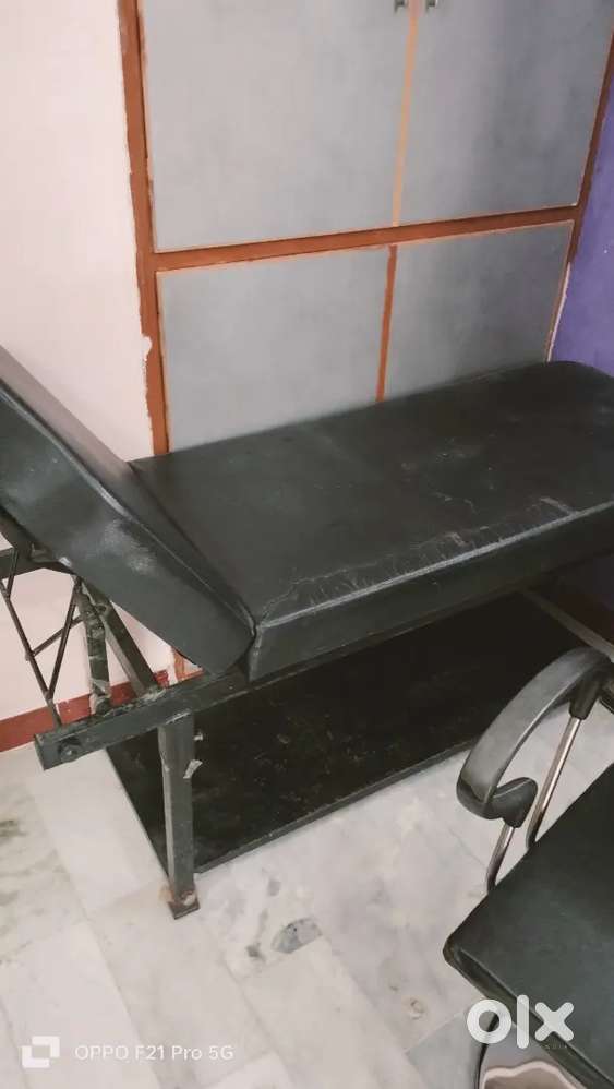 Facial bed 2 parlour char 1owan