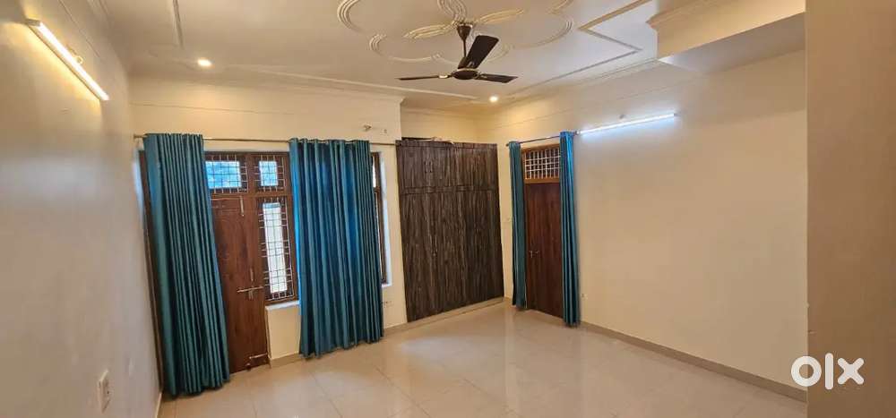 Big 1250 sqft apartment VIP civil line