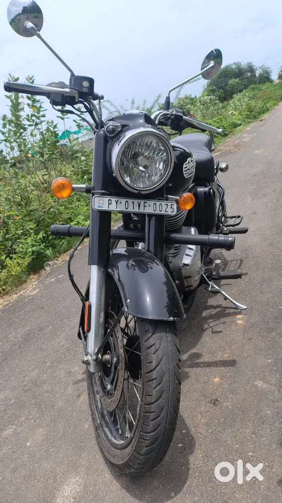 Royal Enfield bullet classic engine 2024 black colour