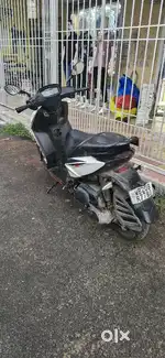Excellent condition only seat lock broken and minor scratch no issue