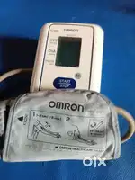 BLOOD PRESSURE MONITOR