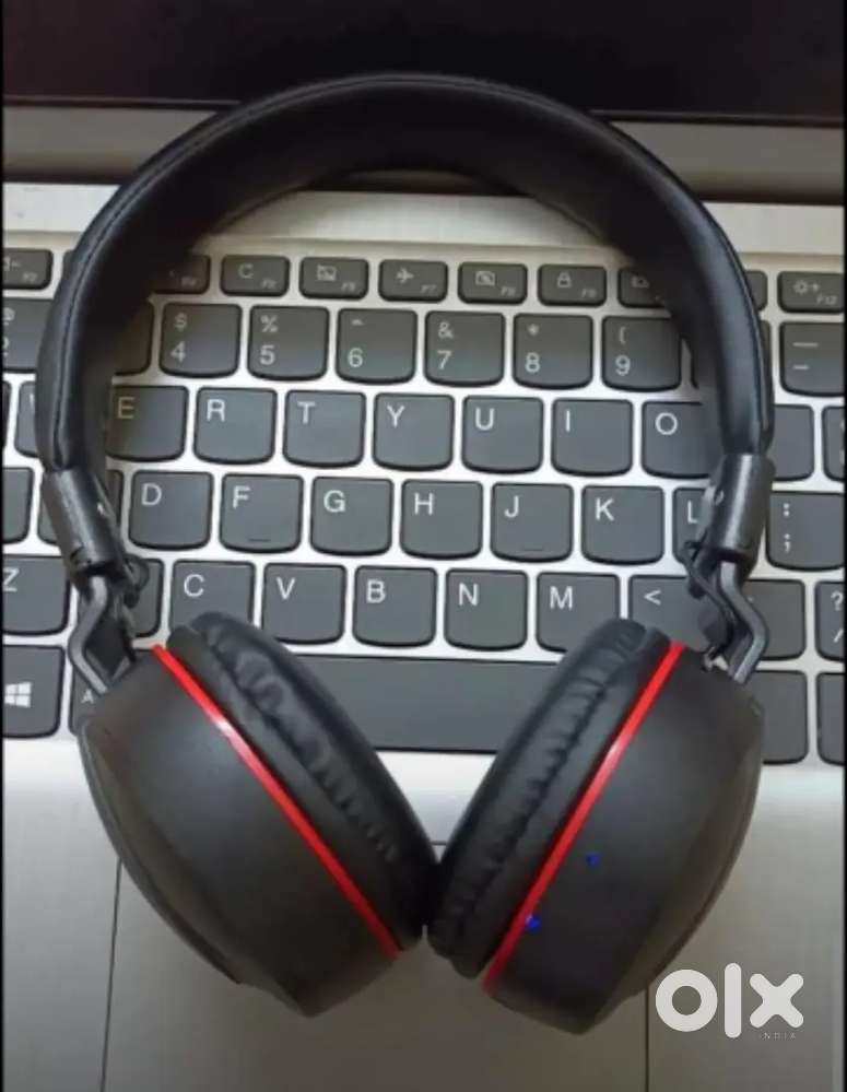 JBL Bluetooth Headphones - Excellent Condition