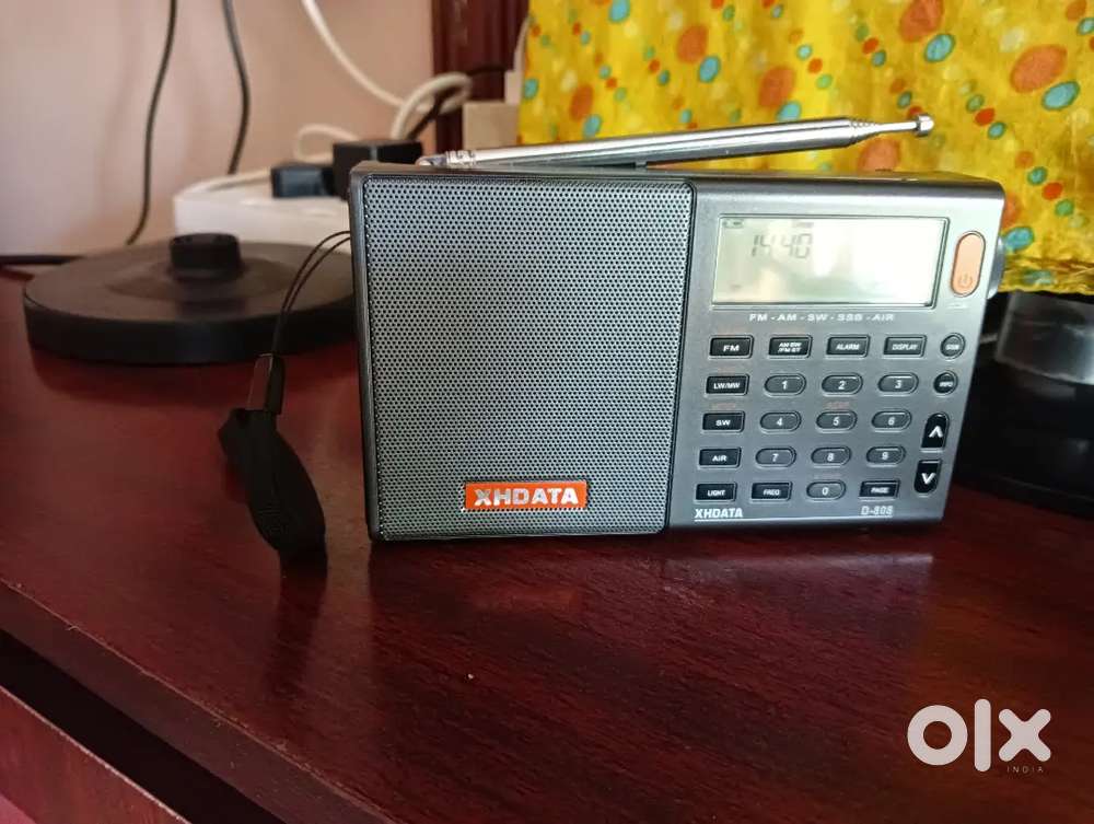 Xhdata D808 world band radio. Two months old