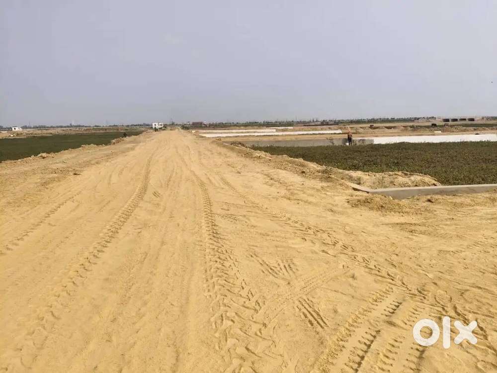 Gorakhpur देवरिया रोड जीडी गोयनका स्कूल के पास प्लाट ले कब्जा पहले दिन