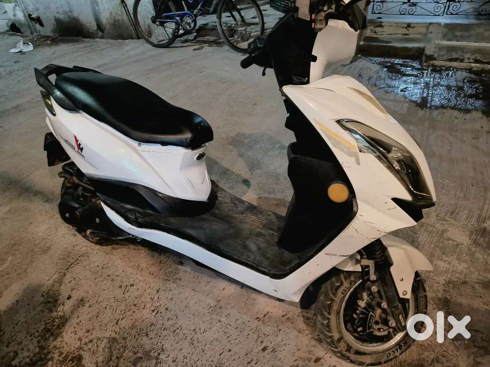 Electric scooty for sell