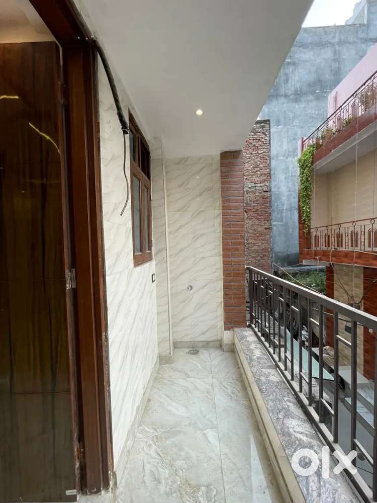 Full furnished 2bhk 58gaj just 29.5L