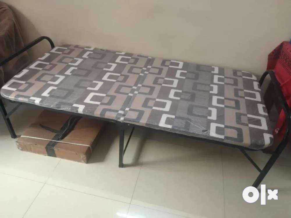 Foldable Bed and Table, Cooler