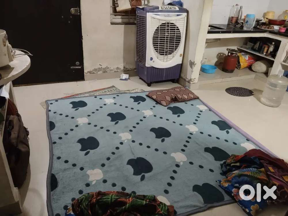 This is 1Rk room i am looking for 1roommate, male