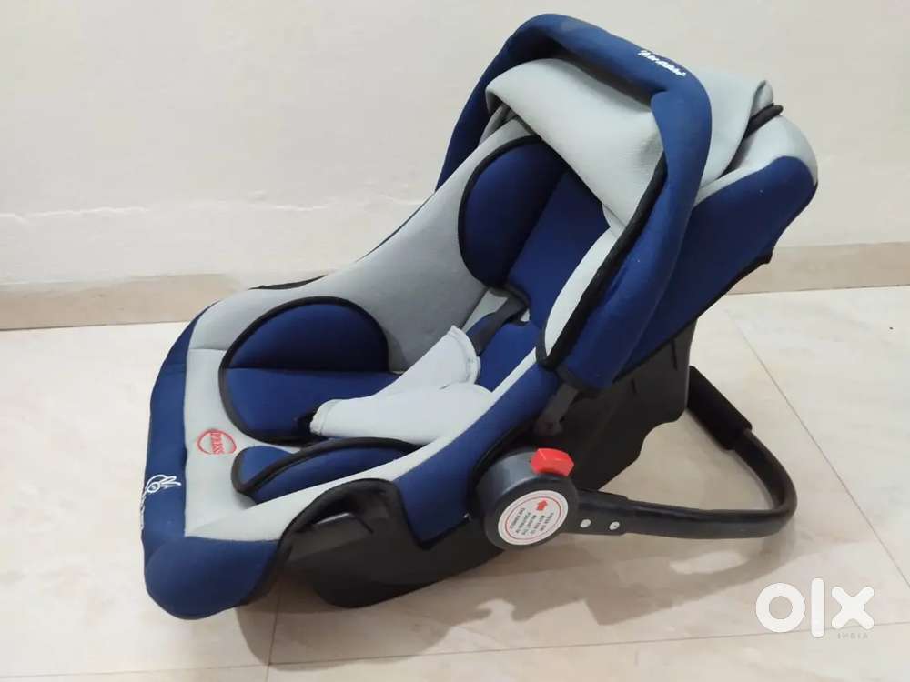R for Rabbit Baby carry cot, rocker and car seat