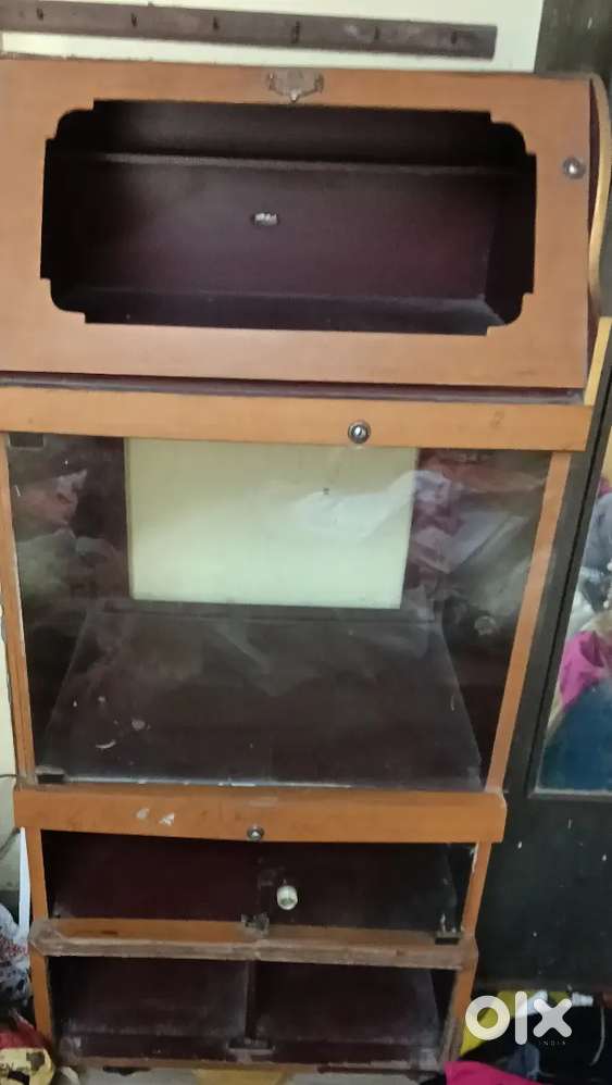 Tv stand in old model