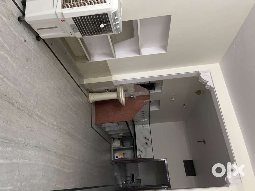 Home 2 bhk for rent for family in mansarovar