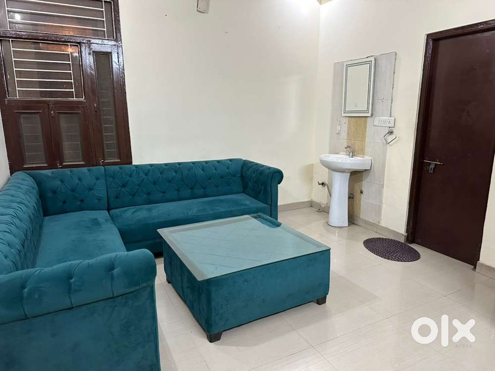 Flat good location easy aproch prime location