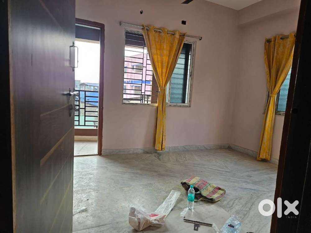 flat rent at tarulia 2nd lane near sector v new town bus stop.