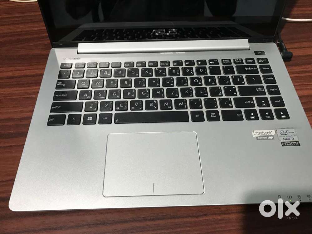 Azuz laptop with touch screen
