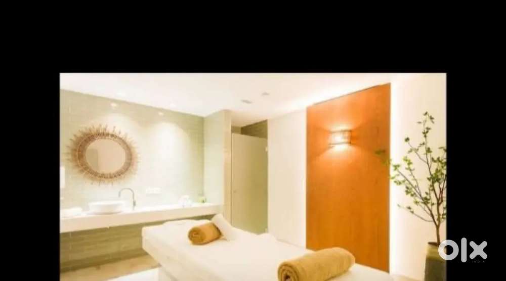 MASSAGE THERPIST- FEMALE