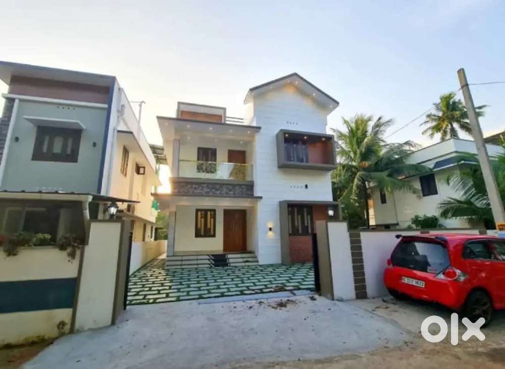 East facing Kariyavattam Pullanivila 4 BHK nearby St Thomas school