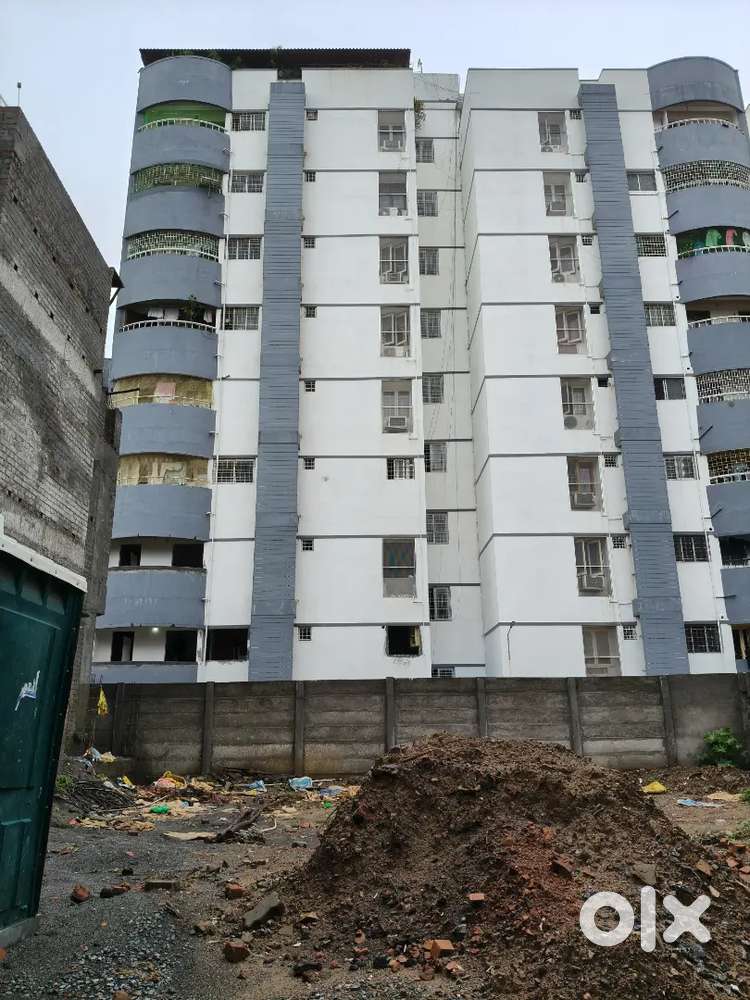 1600 SQFT VELACHERY PVR GRAND MALL NEAR APPROVED PLOT FOR SALE