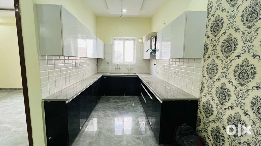 3BHK WITH SPACIOUS DRAWING ROOM AND LIXURY KITCHEN