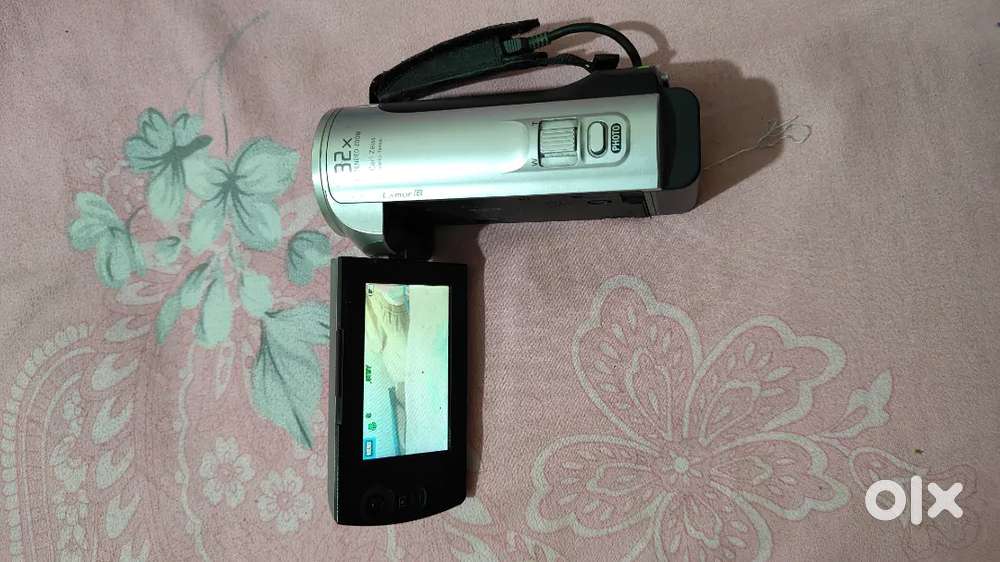 Sony Camcorder With SD Card, Projector Inbuilt
