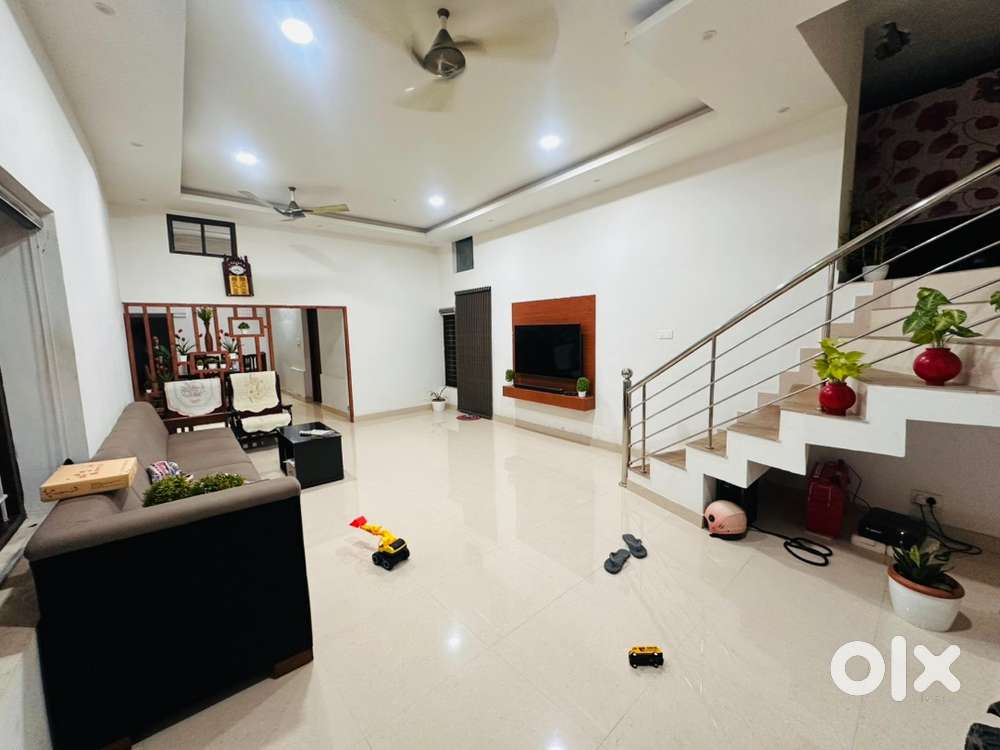 Spacious 3 Bedroom House for Rent in Heart of City - Beach road