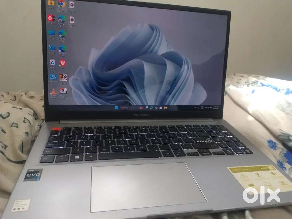 Asus vivobook i7