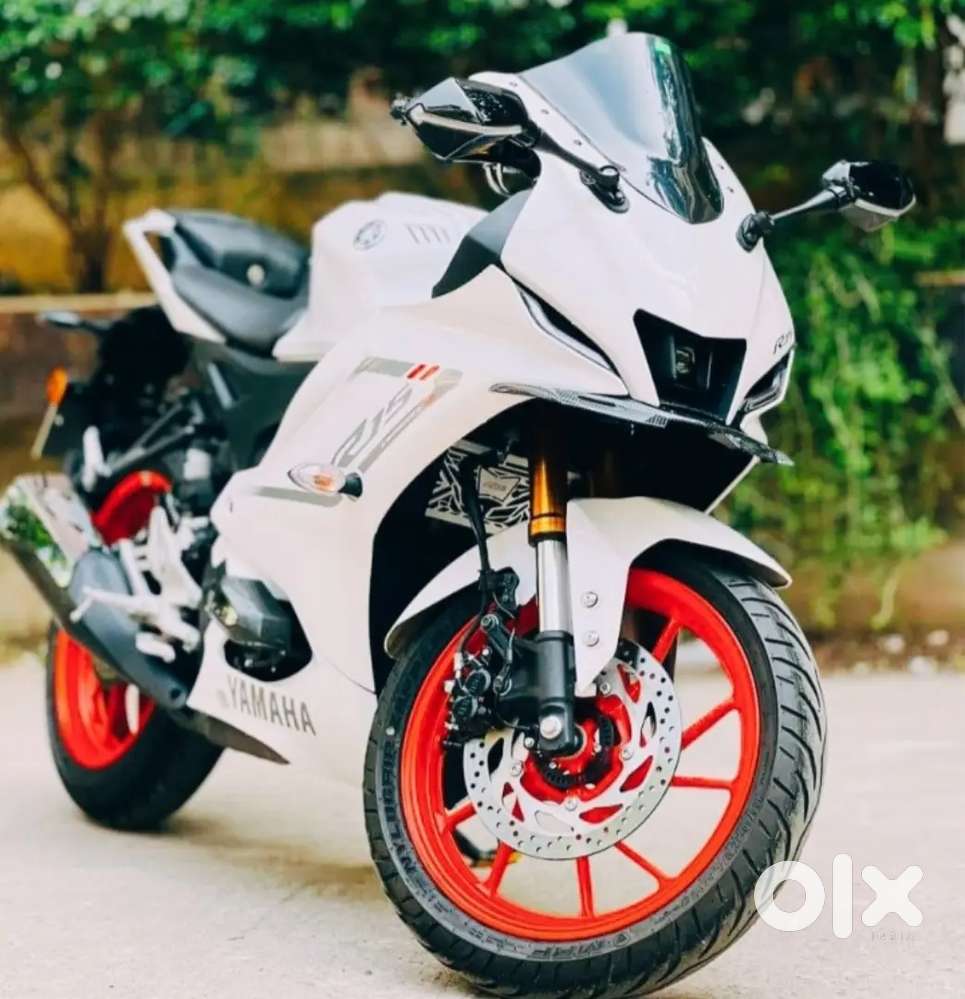 Yamaha R15 v4 9 months old