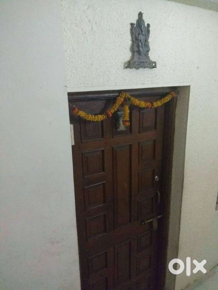 1.5BHK@ Warje (near highway) Rs 14500, well known society,24hr water,
