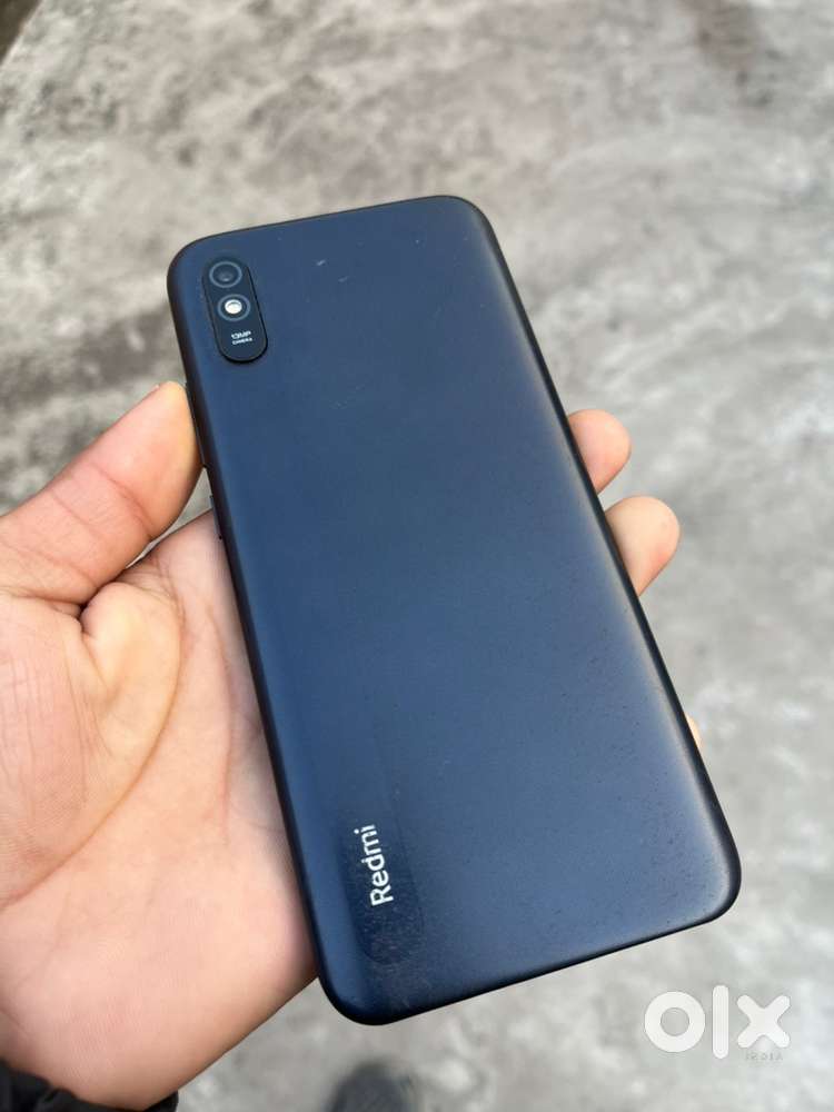 redmi 9a hai badiya conditon hai but thoda disply pe tuta hai but