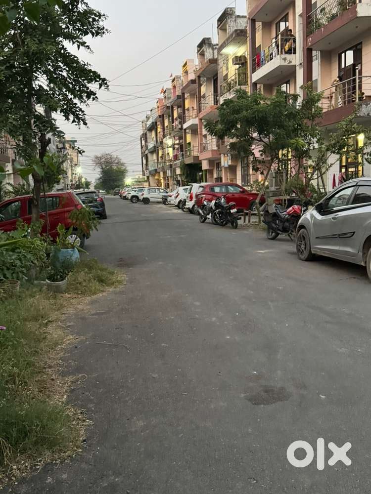 MDA Approved Flat on Nh 58 at Silver City in Kanker khera Meerut
