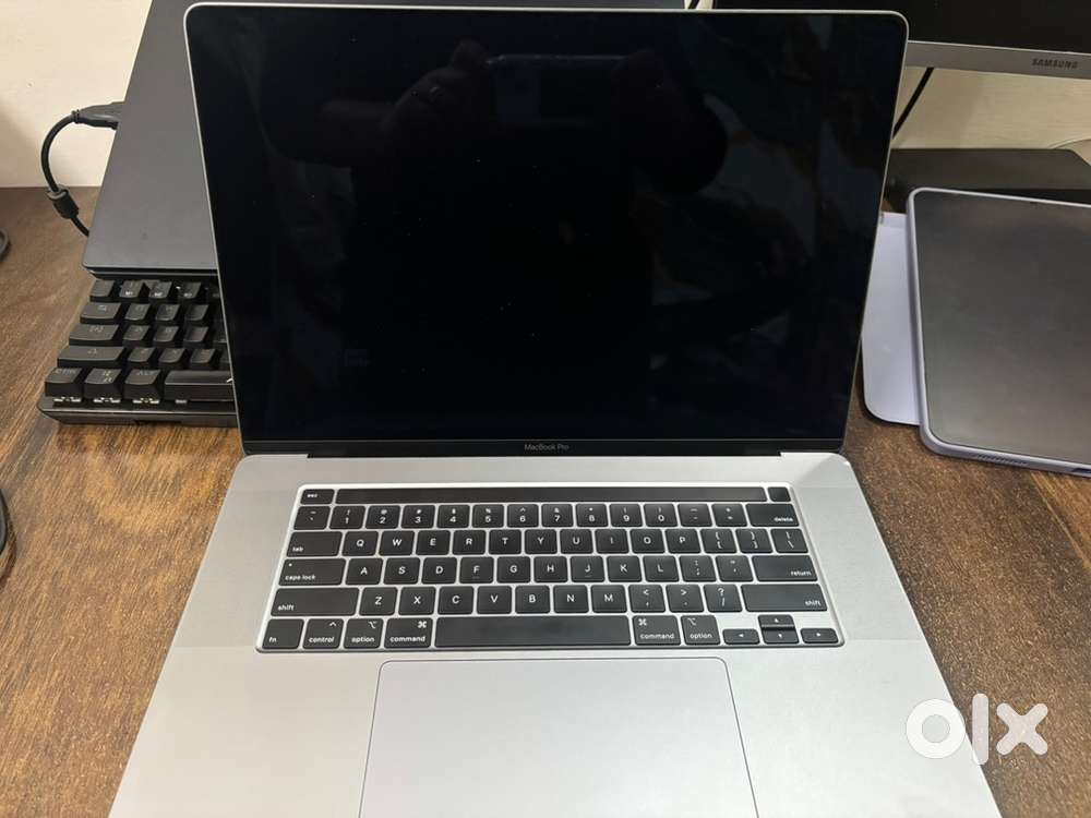 Macbook Pro 2019 512gb ssd and 64gb ram,i9 proccesor