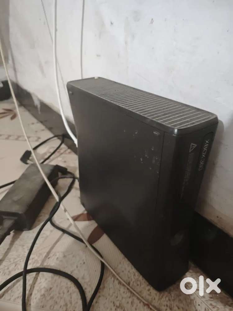 Xbox 360 with consol