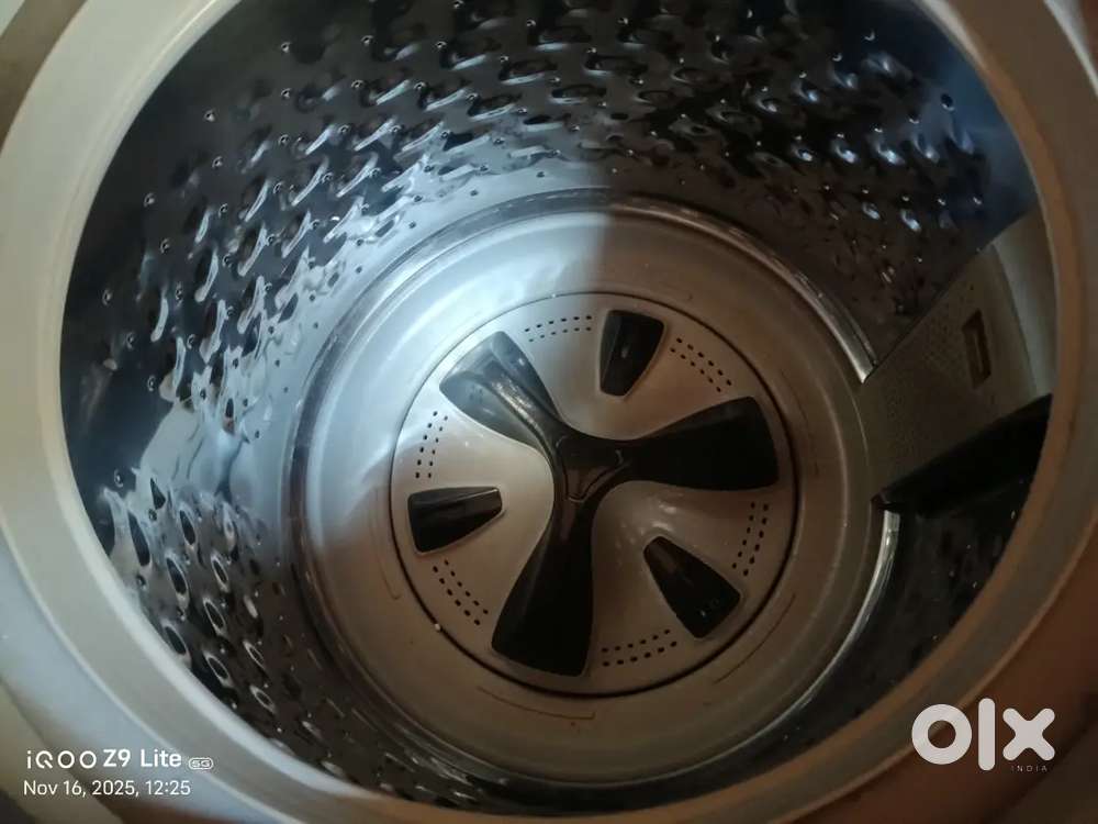 4 years 9.5kg Whirlpool washing machine motor 360 bloom wash Pro