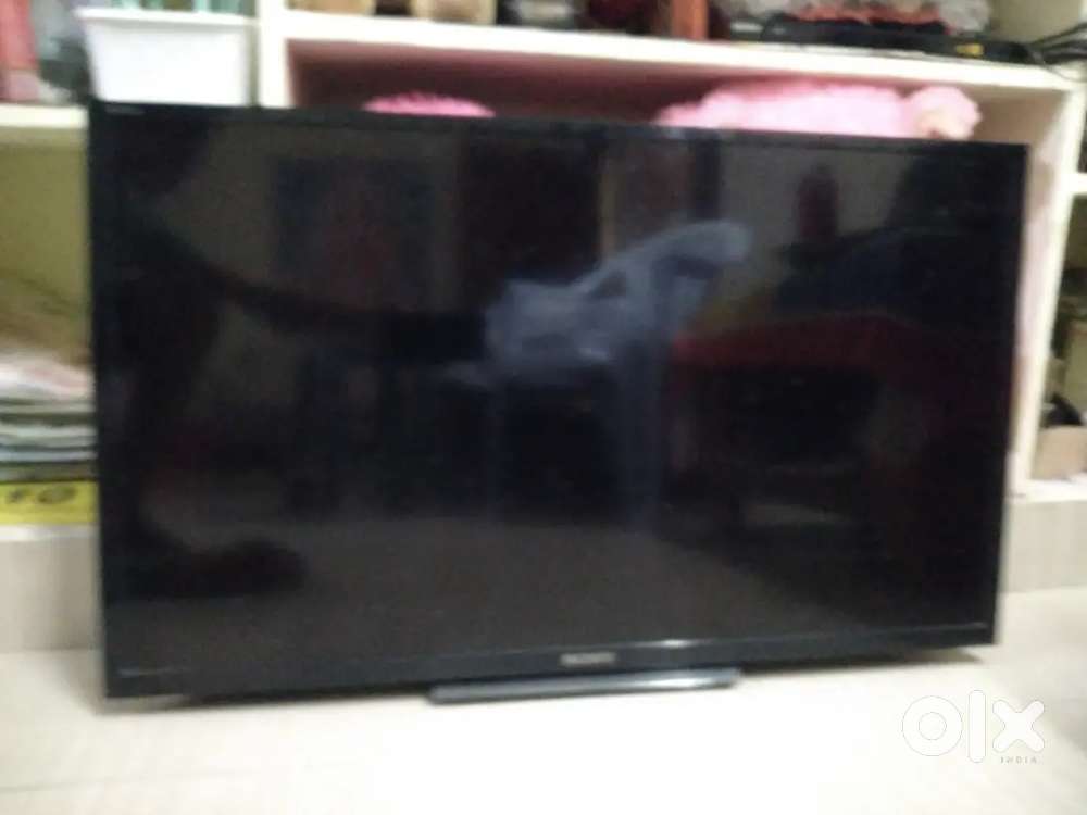 Sony 32Inch T.V , DVD player , 5.1 Channel Home theater