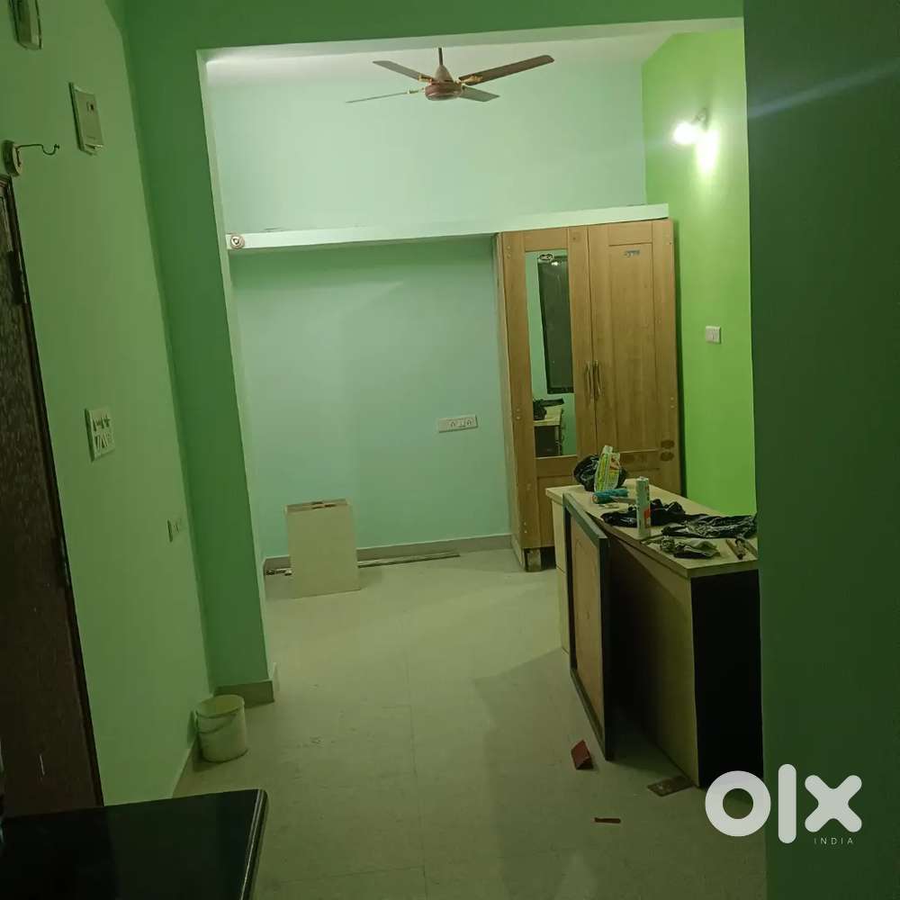 Bachelor are allowed