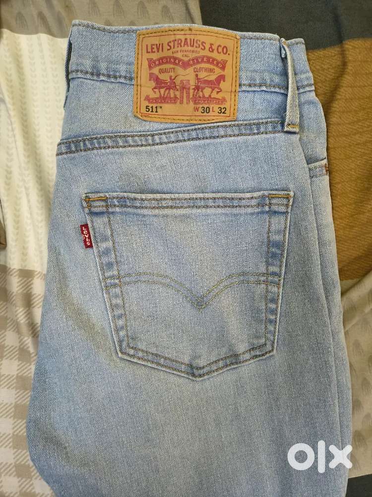 Levis light blue jeans