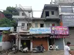 मकान बेचना है त्रिपुरी चौक गढ़ा थाने के सामने मेन रोड पर