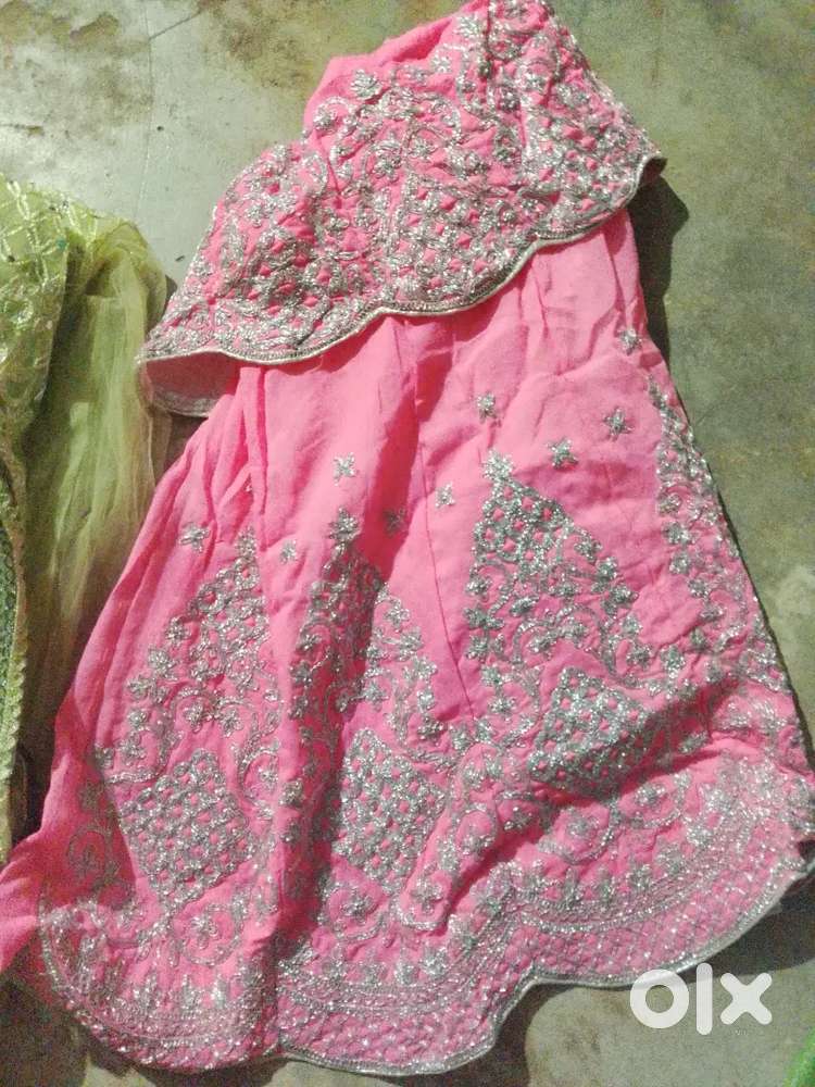 वनपिस ड्रेस विकणे आहेत 1000 ₹ पर ड्रेस XXL साइज आहे