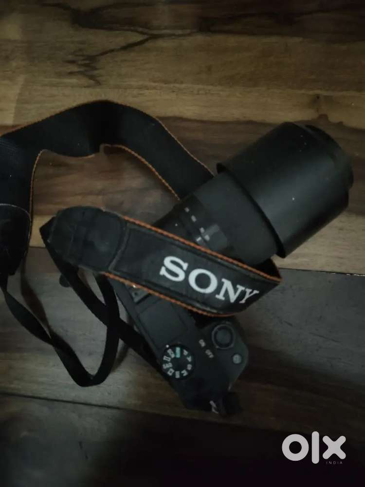 Sony A6400 dslr camera with 2 lens