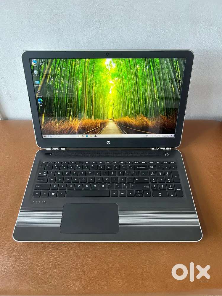 HP LAPTOP 8 GP RAM 256 GP SSD WIFI WEBCAM I7 PROCESSOR WINDOWS10 PRO