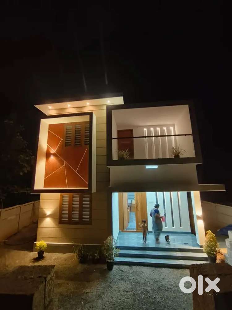 Only One Year Old House for Sale at Erumapetty Thrissur 35 Lacks Only