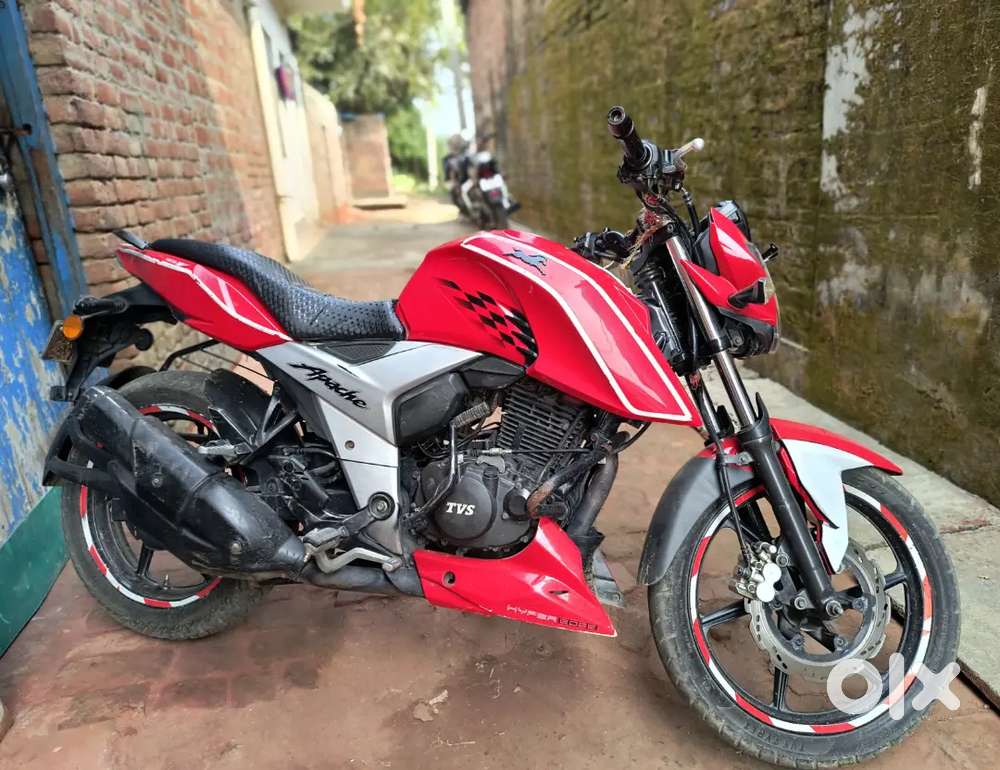 Bilkul nayi condition me he apache 4v