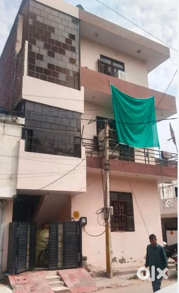 Deen Dayal 3 Manjil house