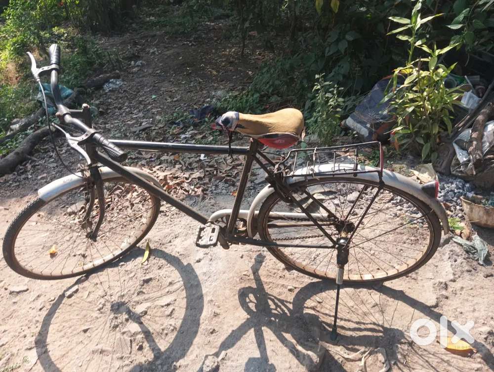 This is in good and well condition only 3 years old